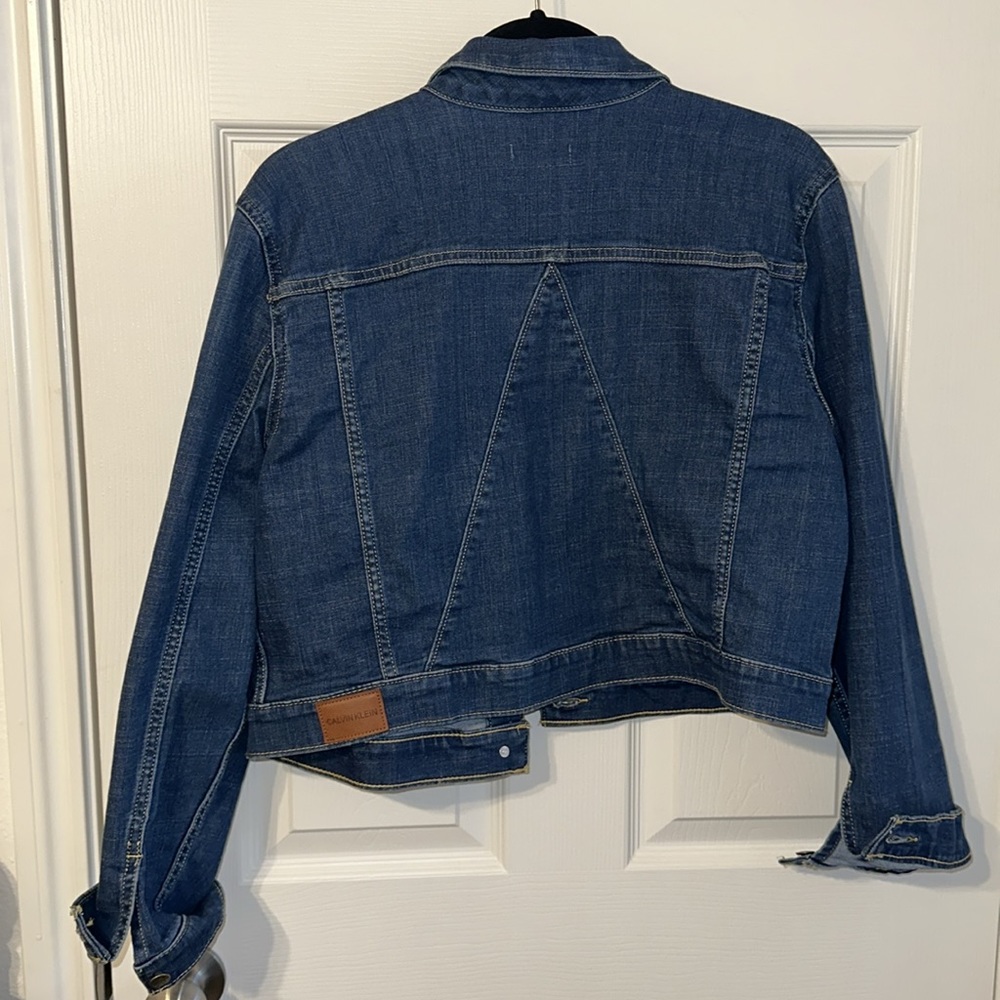 Calvin Klein size XL crop jean jacket - Picture 5 of 5